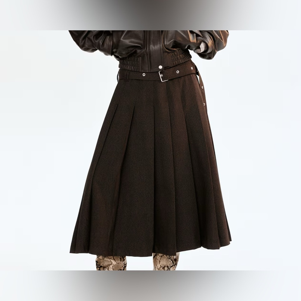 A/w 2025 pleated skirt with belt